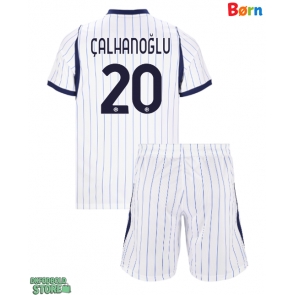 Inter Milan Hakan Calhanoglu #20 Replika Babytøj Udebanesæt Børn 2026-27 Kortærmet (+ Korte bukser)